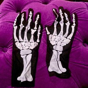 Skeleton gloves for Halloween